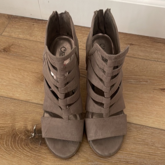 Carlos Santana heels (macys) - Picture 2 of 5